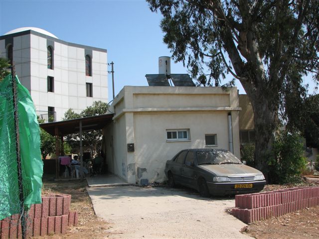 בית מבתי הכפר אום-ח'אלד ששרד בלב נתניה